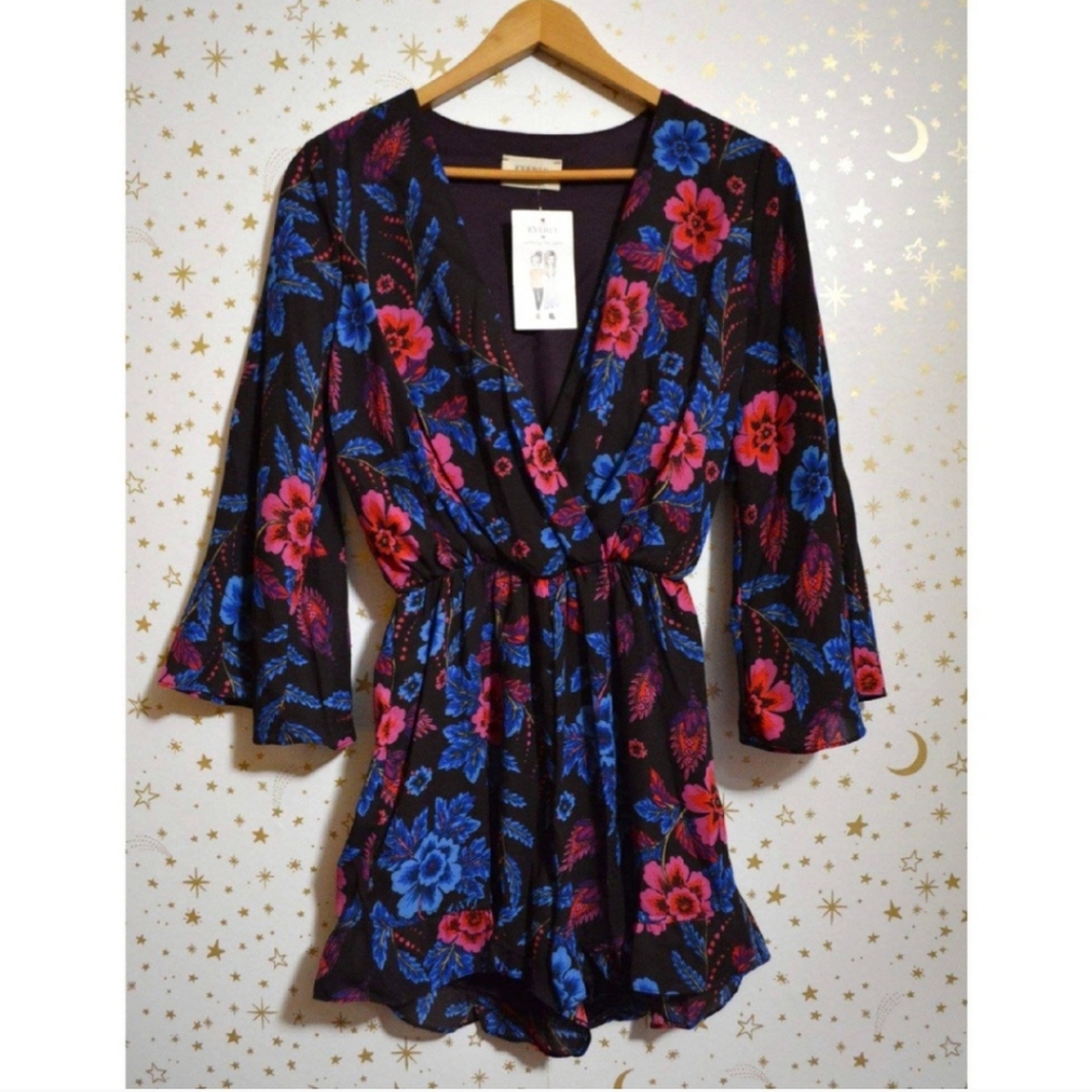 NWT Everly Floral Long Sleeve Romper Small